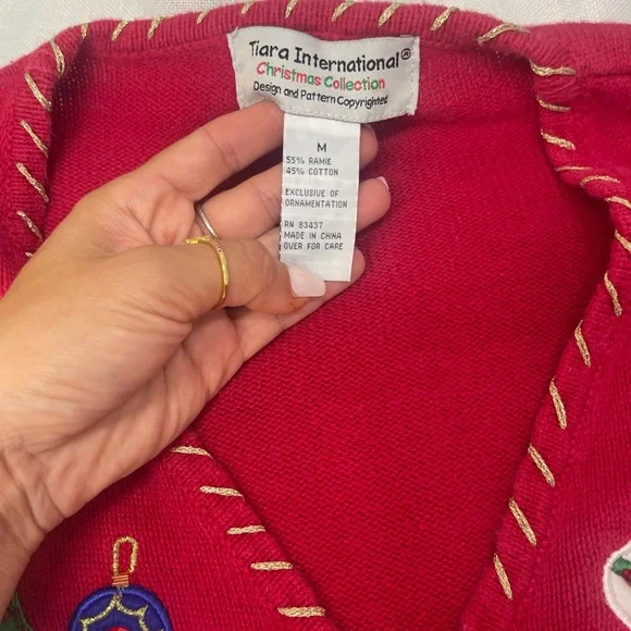 Festive vintage Red Christmas Cardigan - Picture 2 of 6